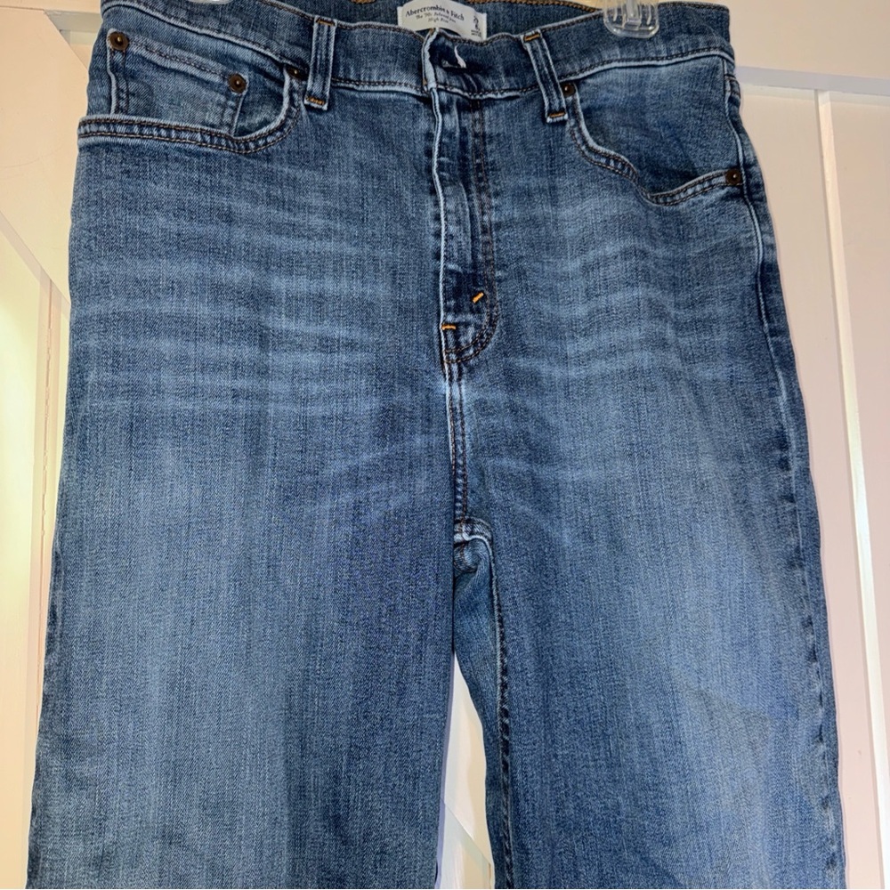 Abercrombie & Fitch Women's Denim Straight Leg Jeans - Picture 4 of 5